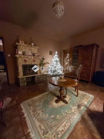 Eladó családi ház, Vecsésen 110 M Ft, 5 szobás