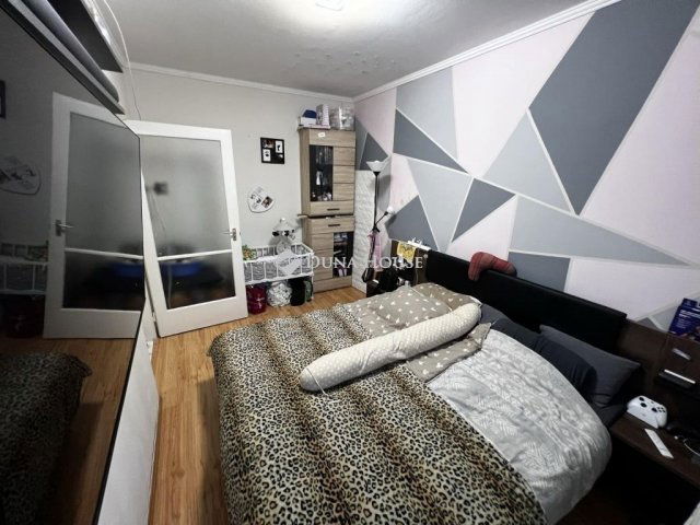 Eladó panellakás, Szegeden 46.5 M Ft, 1+1 szobás