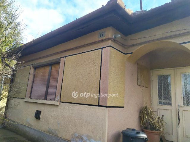 Eladó családi ház, Tenken 11 M Ft, 2 szobás