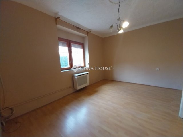 Kiadó családi ház, albérlet, Gyöngyösön 150 E Ft / hó