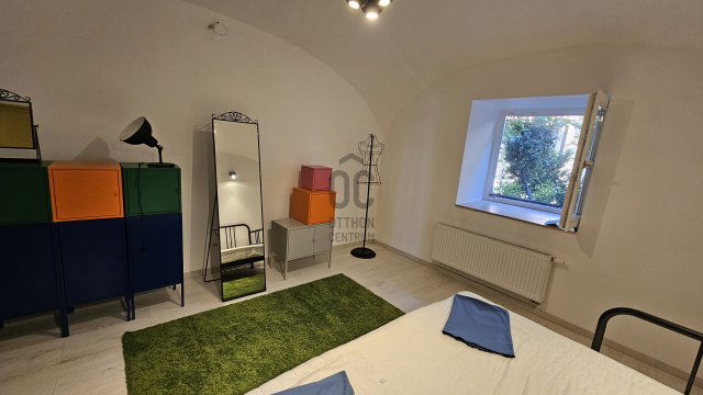 Eladó téglalakás, Tatán 120 M Ft, 3 szobás