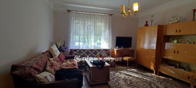 Eladó családi ház, Kispiriten 15.9 M Ft, 4 szobás