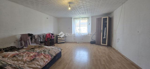 Eladó családi ház, Alapon 9.9 M Ft, 2 szobás