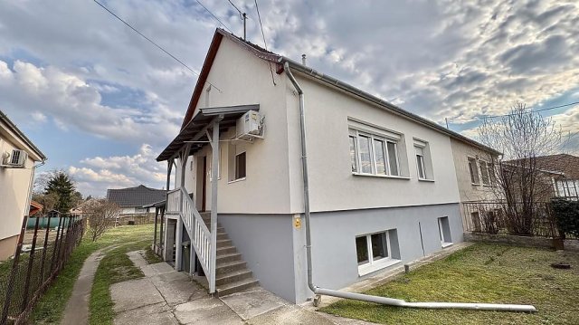 Eladó családi ház, Dunakeszin 143.9 M Ft, 3 szobás