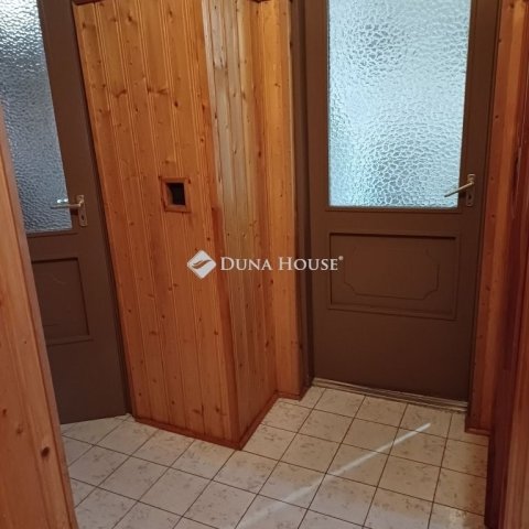 Eladó ikerház, Pécsett 59 M Ft, 4 szobás / költözzbe.hu
