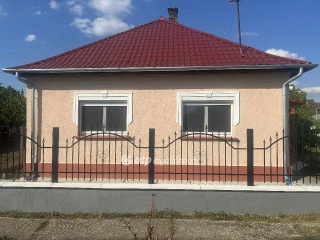 Eladó családi ház, Tápiógyörgyén 29.9 M Ft, 2 szobás