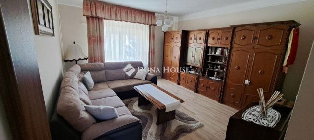 Eladó családi ház, Budaörsön 199 M Ft, 7 szobás