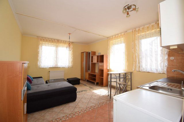 Kiadó téglalakás, albérlet, Győrött 140 E Ft / hó, 1 szobás