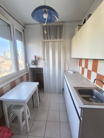 Eladó téglalakás, Szegeden 56 M Ft, 3 szobás