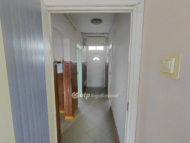 Eladó téglalakás, Hatvanban 36.99 M Ft, 2+1 szobás
