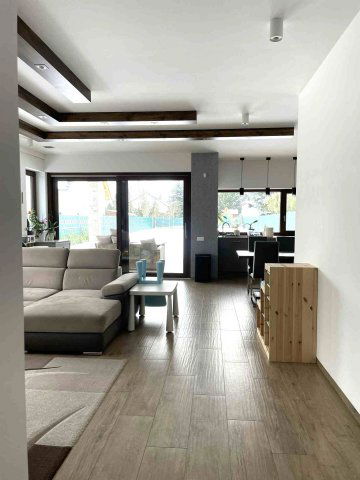 Eladó családi ház, Pilisszentivánon 289.9 M Ft, 5+1 szobás