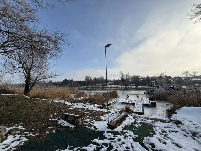 Eladó családi ház, Szigetszentmiklóson 165 M Ft, 3 szobás