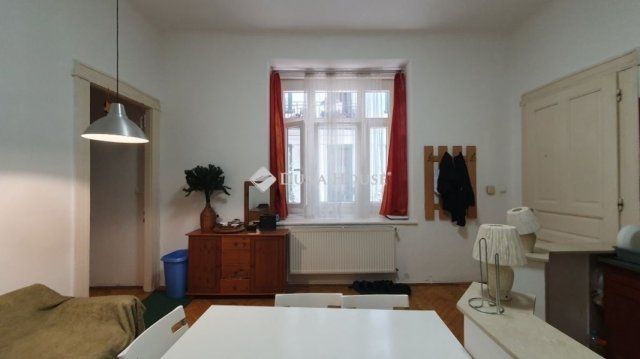 Eladó téglalakás, Budapesten, VI. kerületben 77.5 M Ft, 3 szobás