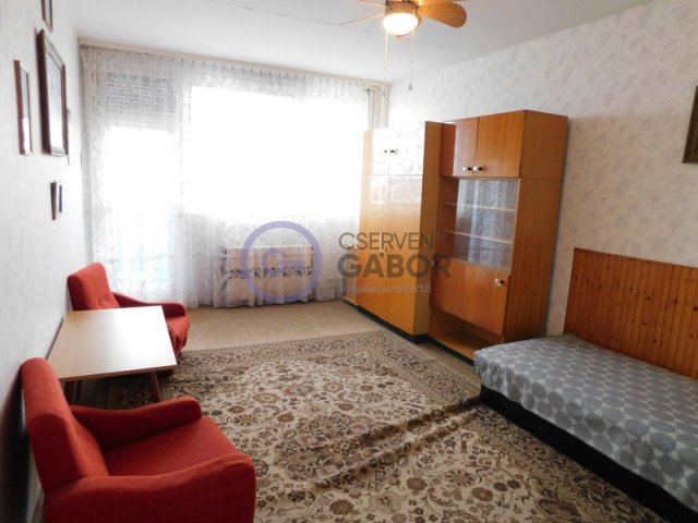 Eladó téglalakás, Debrecenben 42.5 M Ft, 2 szobás