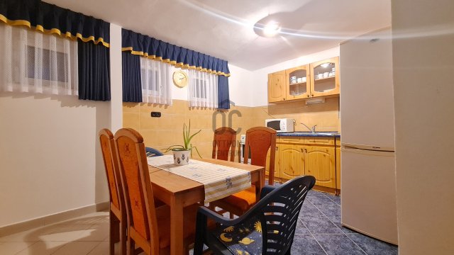 Kiadó családi ház, albérlet, Pakson 90 E Ft / hó, 3 szobás