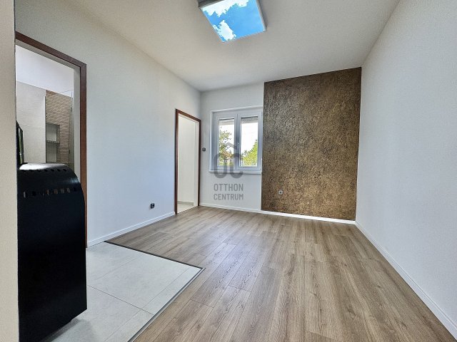 Eladó családi ház, Győrött 37.5 M Ft, 2 szobás