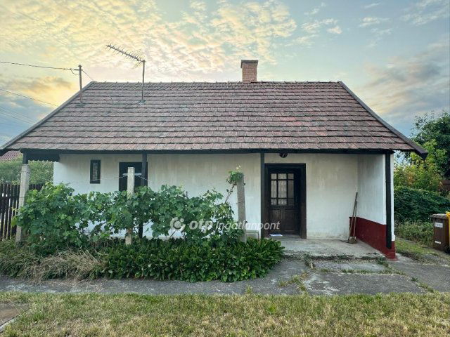 Eladó családi ház, Tiszafüreden 11.5 M Ft, 1 szobás