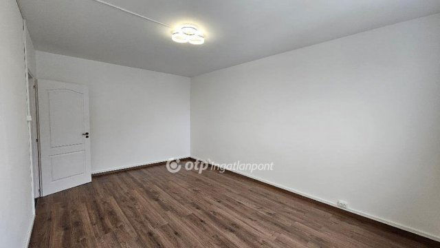 Eladó panellakás, Szentesen 39.9 M Ft, 1+1 szobás