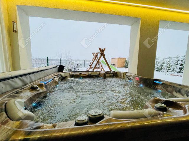 Eladó nyaraló, Győrzámolyon 170 M Ft, 4 szobás