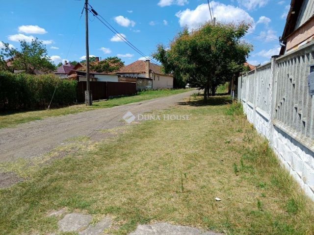 Eladó családi ház, Tápiószentmártonon 15.9 M Ft, 2 szobás