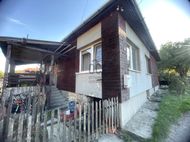 Eladó családi ház, Pétfürdőn 65 M Ft, 3 szobás