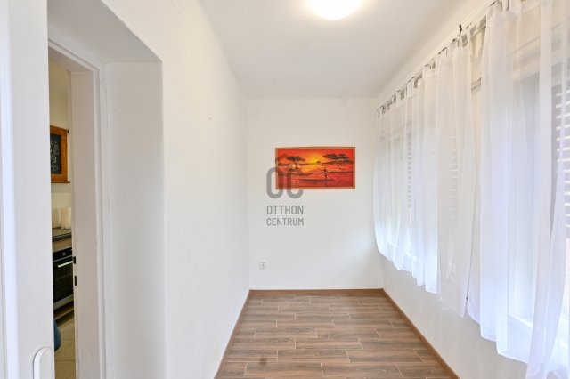 Eladó családi ház, Székesfehérvárott 60 M Ft, 4 szobás