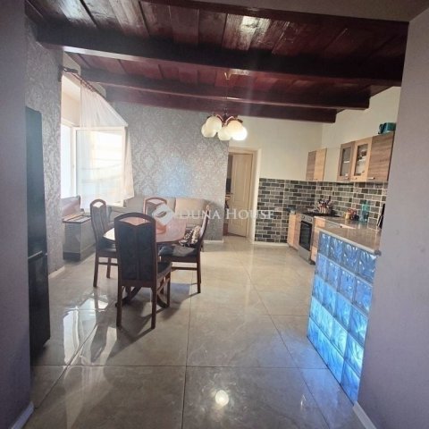 Eladó családi ház, Monoron 43.5 M Ft, 4 szobás