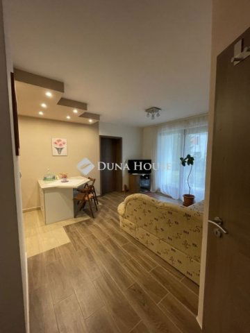 Eladó téglalakás, Balatonalmádiban 117.9 M Ft, 2+1 szobás