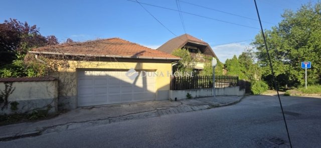 Eladó családi ház, Dorogon 79.9 M Ft, 7 szobás