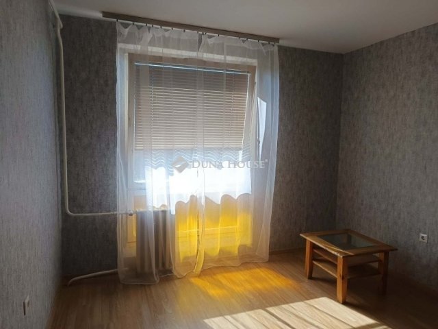 Eladó panellakás, Szentlőrincen 32.9 M Ft, 3 szobás