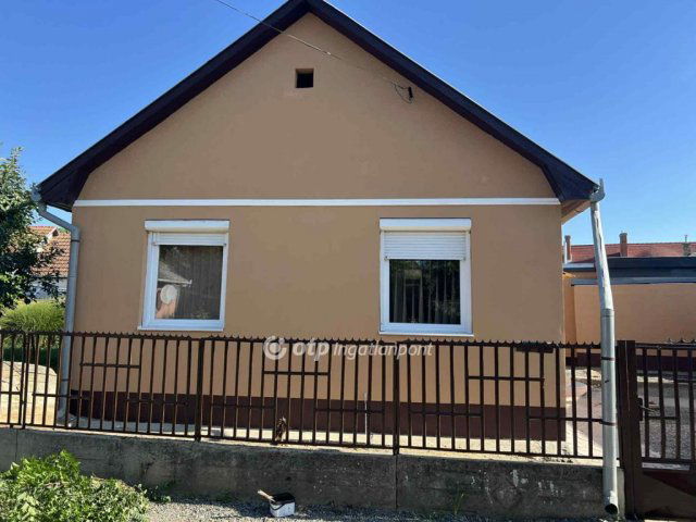 Eladó családi ház, Nagykállóban 45 M Ft, 2 szobás