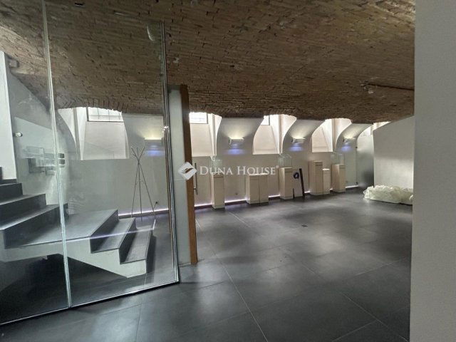 Eladó üzlethelyiség, Budapesten, IX. kerületben 109.9 M Ft