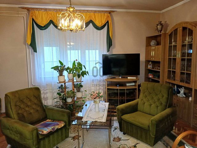 Eladó családi ház, Debrecenben 130 M Ft, 5 szobás