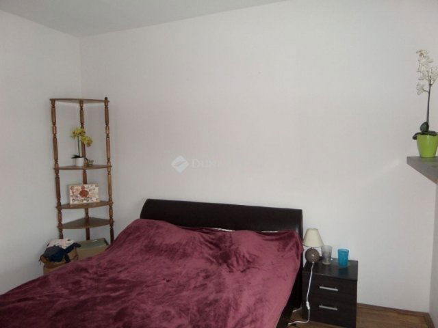 Eladó panellakás, Pécsett 46.9 M Ft, 2 szobás