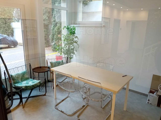 Eladó üzlethelyiség, Siófokon 9.85 M Ft, 1 szobás