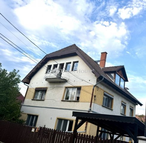 Eladó családi ház, Budaörsön 120 M Ft, 7 szobás