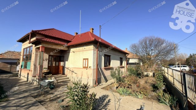 Eladó családi ház, Szentkirályon 49.9 M Ft, 5 szobás