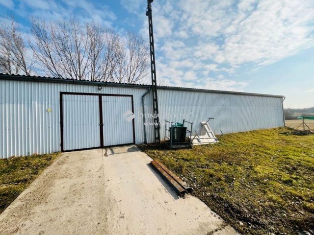 Eladó ipari ingatlan, Tápióbicskén 129 M Ft