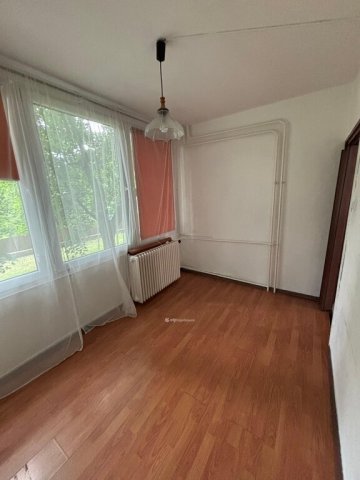Eladó téglalakás, Mohácson 38.5 M Ft, 2+1 szobás