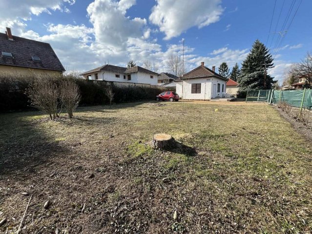 Eladó nyaraló, Balatonbogláron 95 M Ft, 2 szobás