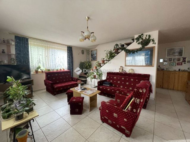 Eladó családi ház, Érsekcsanádon 42 M Ft, 3 szobás
