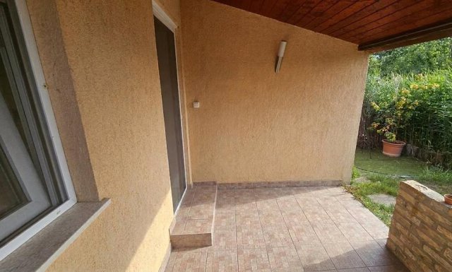 Eladó családi ház, Dunakeszin 43 M Ft, 1 szobás