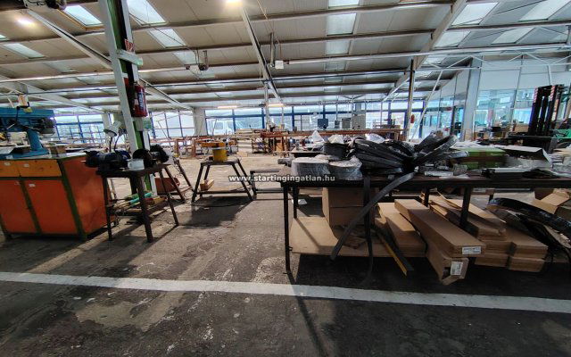 Eladó ipari ingatlan, Budapesten, IX. kerületben, Soroksári úton