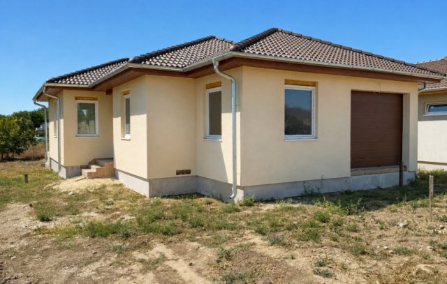 Eladó családi ház, Kecskeméten 95 M Ft, 3 szobás