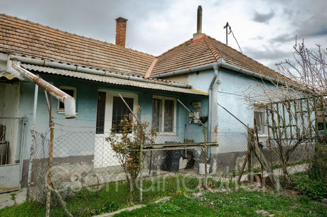Eladó családi ház, Barbacson 32 M Ft, 2 szobás