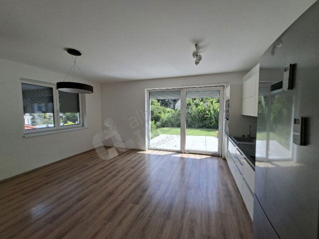 Eladó téglalakás, Budapesten, XXII. kerületben, Barkács utcában