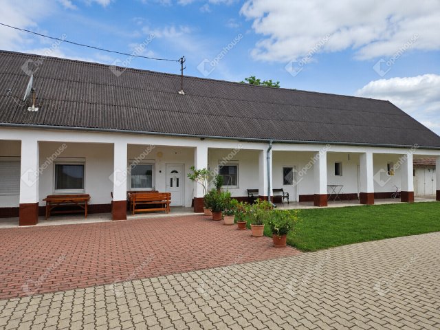 Eladó családi ház, Banán 84.9 M Ft, 3 szobás