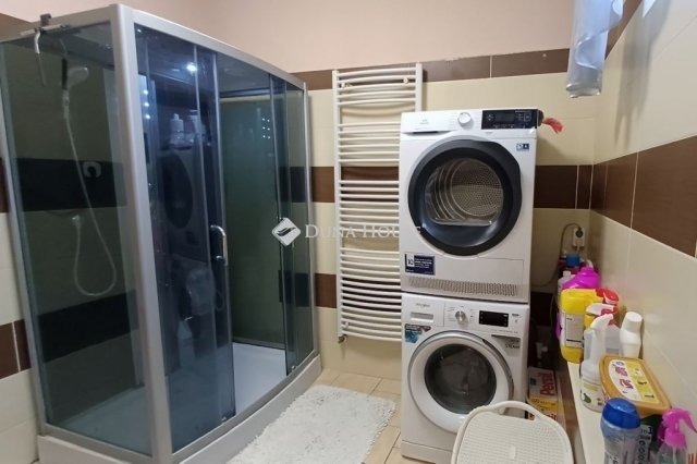 Eladó családi ház, Nagykőrösön 81 M Ft, 5+1 szobás