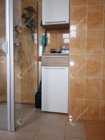 Eladó téglalakás, Jánossomorján 85.99 M Ft, 4 szobás