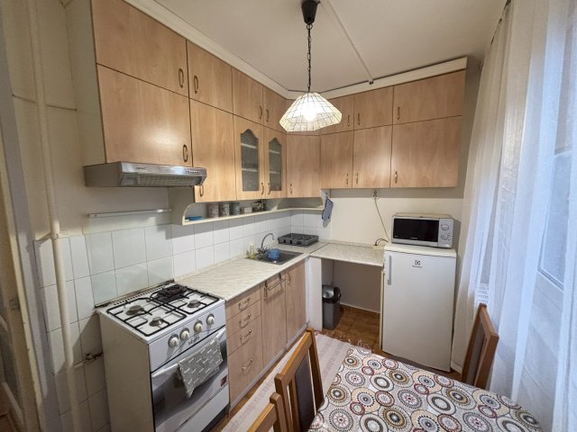 Kiadó panellakás, albérlet, Tiszaújvárosban, Hajdú téren